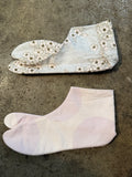 TABI SOCKS 　右：薄桜/左：薄ピンクサークル　アシンメトリー