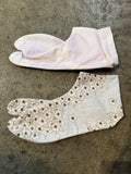TABI SOCKS 　右：薄ピンクサークル/ 左：薄桜　アシンメトリー