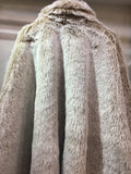 faux fur cape beige フェイクファーケープ